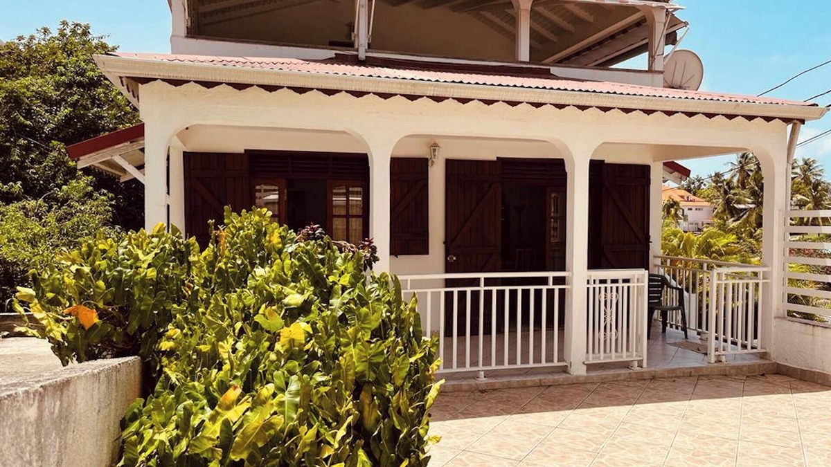 Perinet House | Homerez - Seaside Villa in Le Gosier with Stunning View