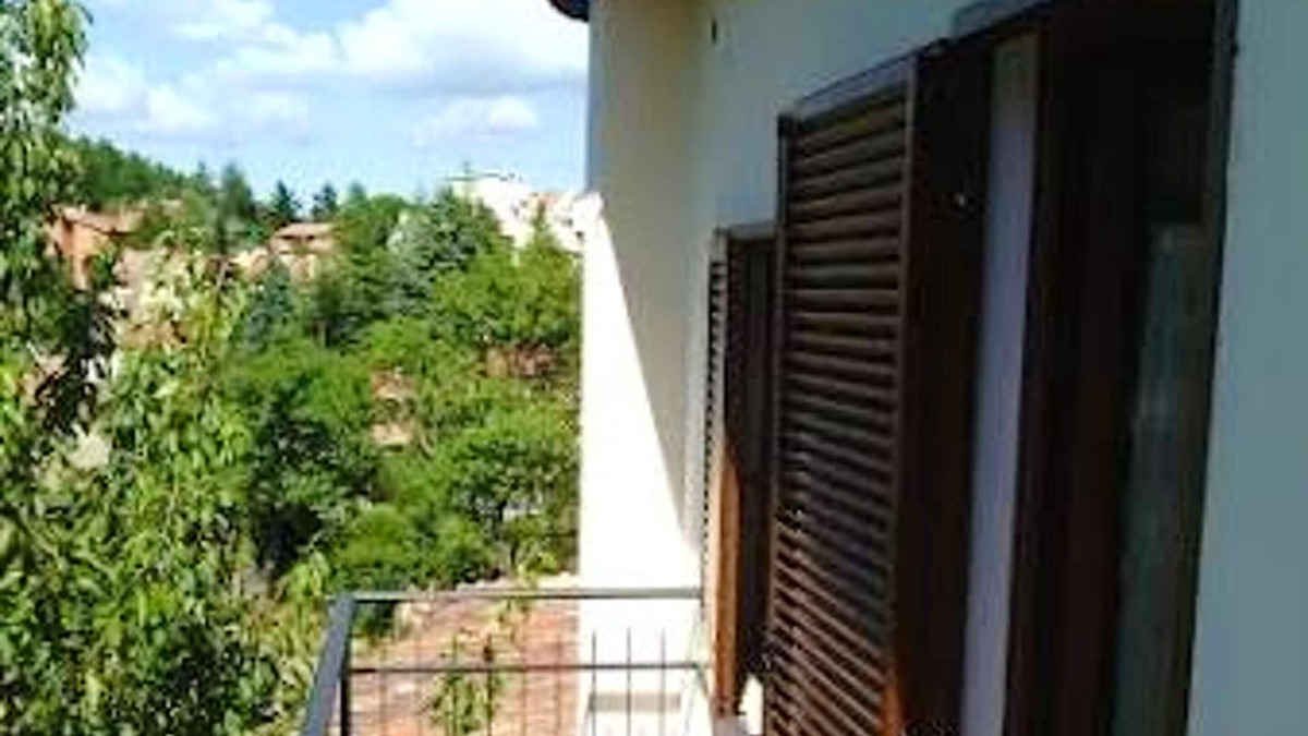Monticello Amiata Apartment | Homerez - Spacious apartment with garden and balcony