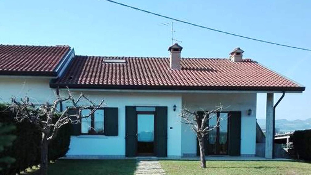 Pescantina Apartment | Homerez - Spacious appartement for 4 ppl. at Mirandola Bassa