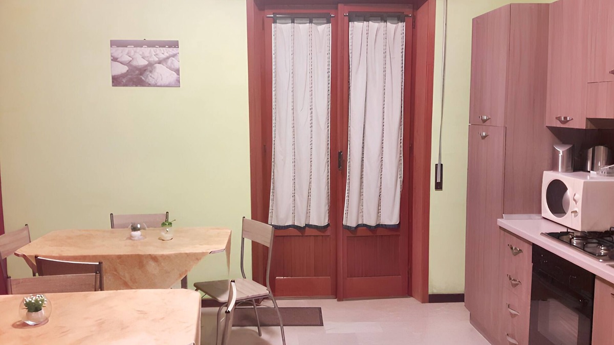 Trapani Apartment | Homerez - Spacious Apartment in Trapani, AC, 100 m²