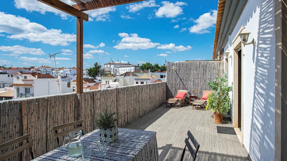 Tavira Apartment | Homerez - Spacious apartment in Tavira with terrace