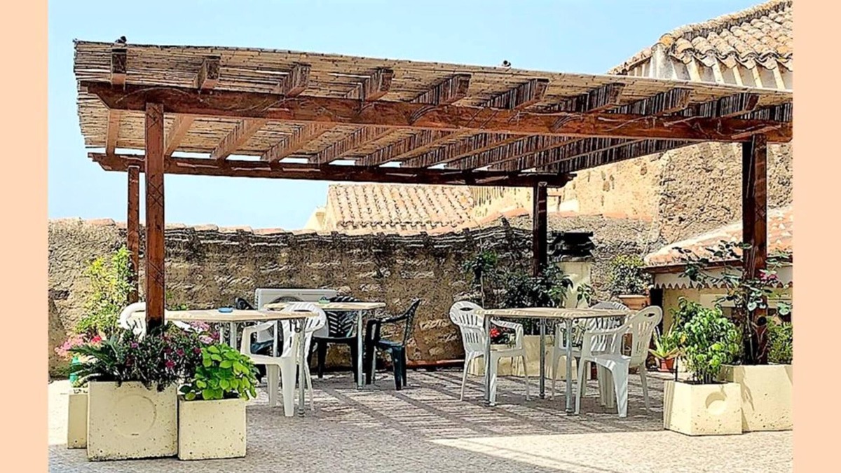 Galtelli Apartment | Homerez - Spacious appartement for 6 ppl. with terrace and balcony at Galtellì