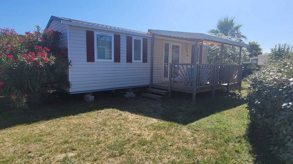 Lattes House | Homerez - Spacious Bungalow with Pool in Lattes