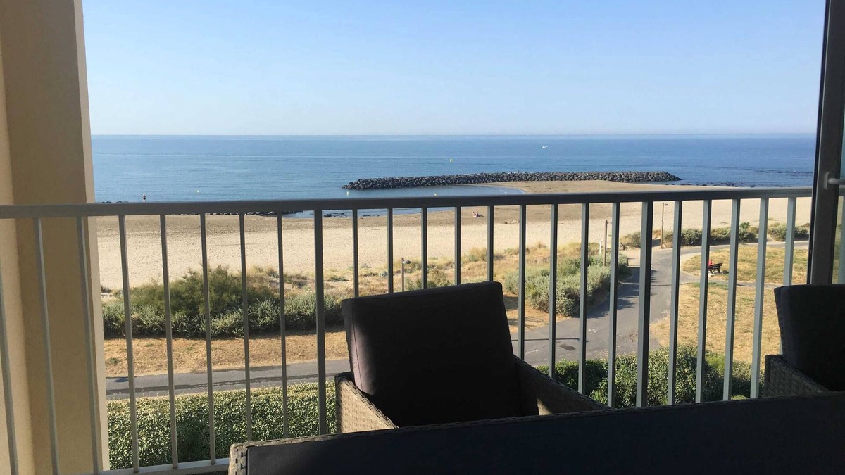 Cap d'Agde Apartment | Homerez - Spacious Apartment in Cap d'Agde - Sea View