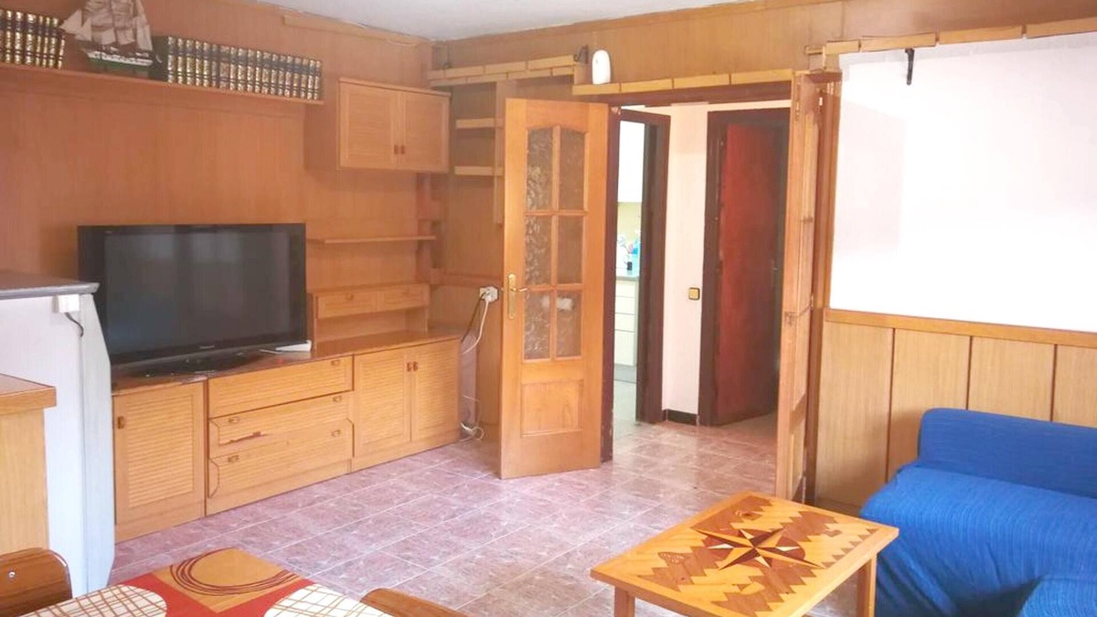 Esparraguera House | Homerez - Spacious house for 6 ppl. with balcony at Esparreguera