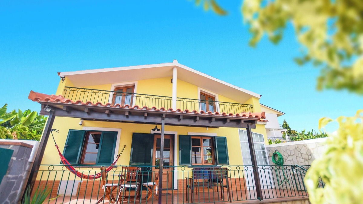 Sao Martinho House | Homerez - Spacious House in Funchal + Panoramic View