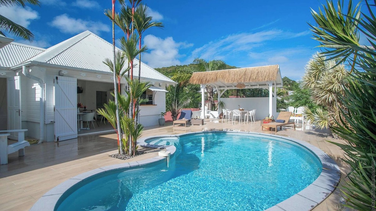 Le Robert Villa | Homerez - Spacious Villa in Hyacinthe