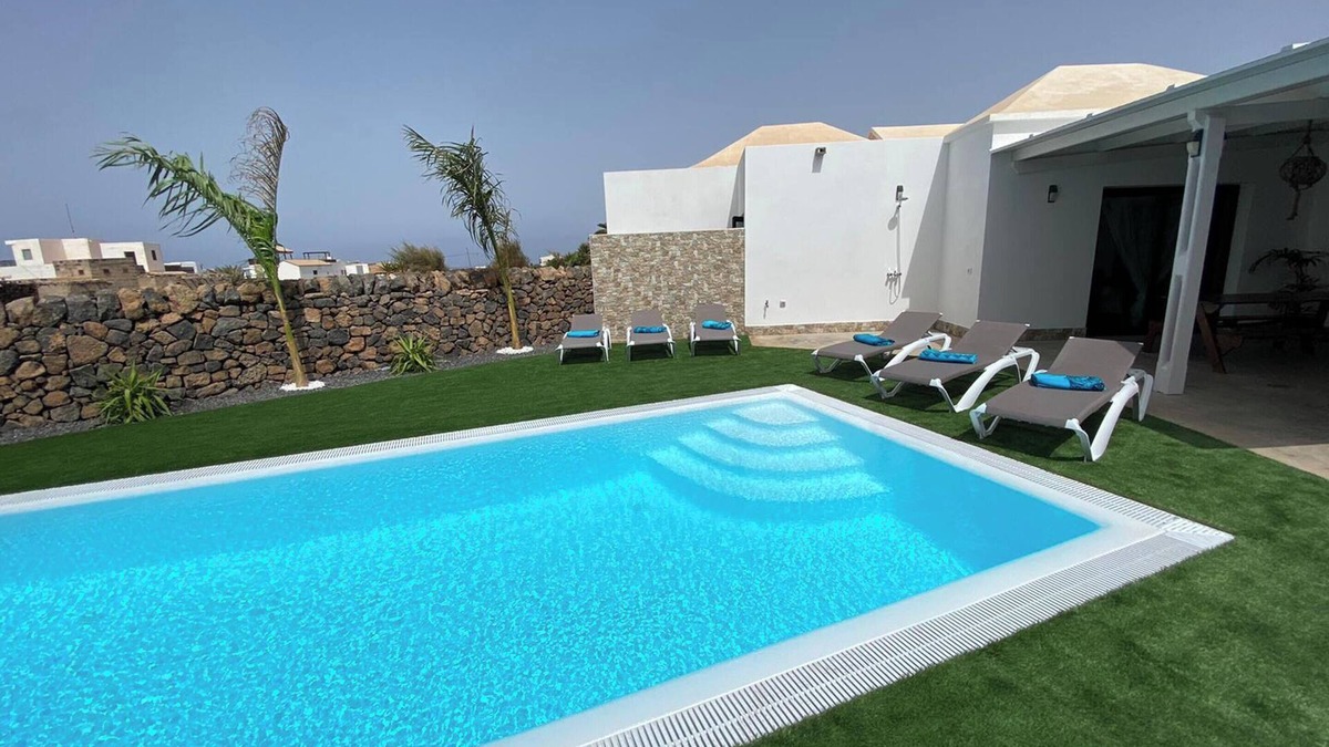 La Oliva Villa | Homerez - Spacious villa with sea and mountain views - El Roque