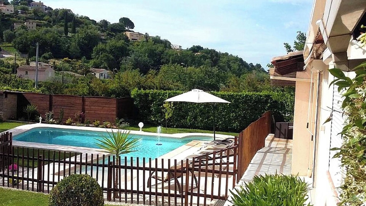 La Gaude Villa | Homerez - Spacious villa with private pool in La Gaude
