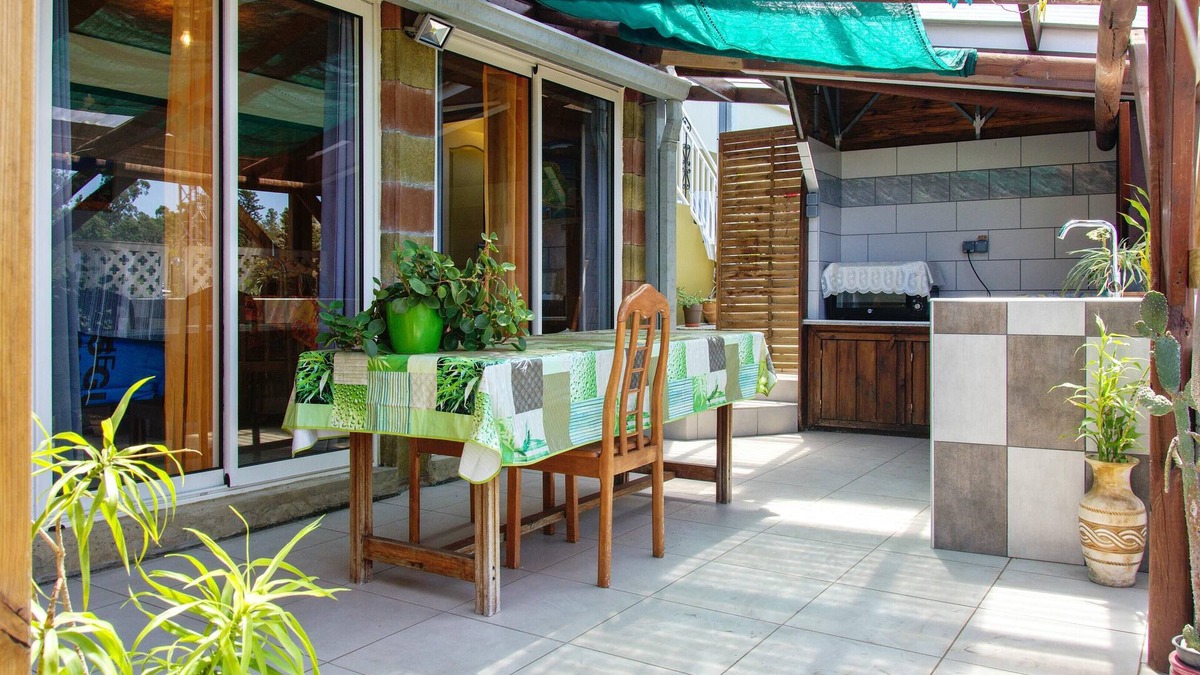 L'Etang-Sale Apartment | Homerez - Studio 6 km away from the beach for 2 ppl. with garden at L'étang sale
