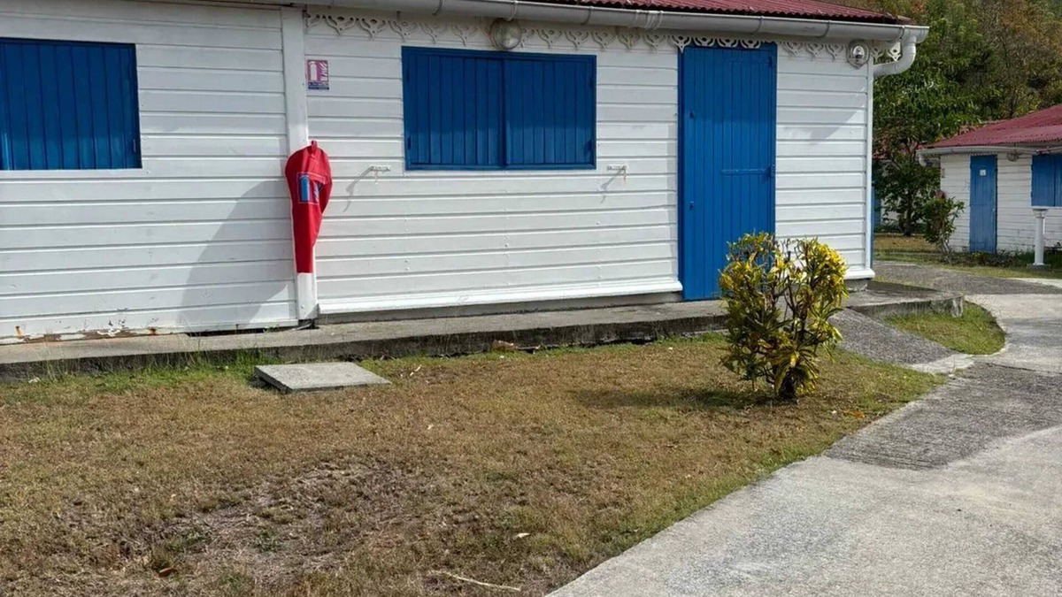 Le Diamant Apartment | Homerez - Studio by Le Diamant