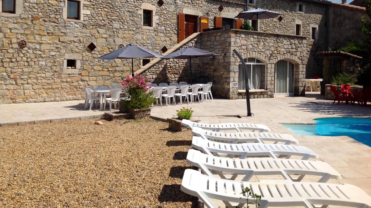 Saint-Alban-sous-Sampzon Apartment | Homerez - Studio for 2 ppl. with shared pool, garden and terrace at Grospierres