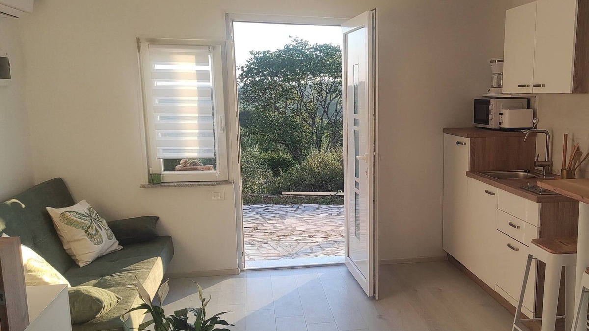 Ripenda Verbanci Apartment | Homerez - Studio in Ripenda Verbanci