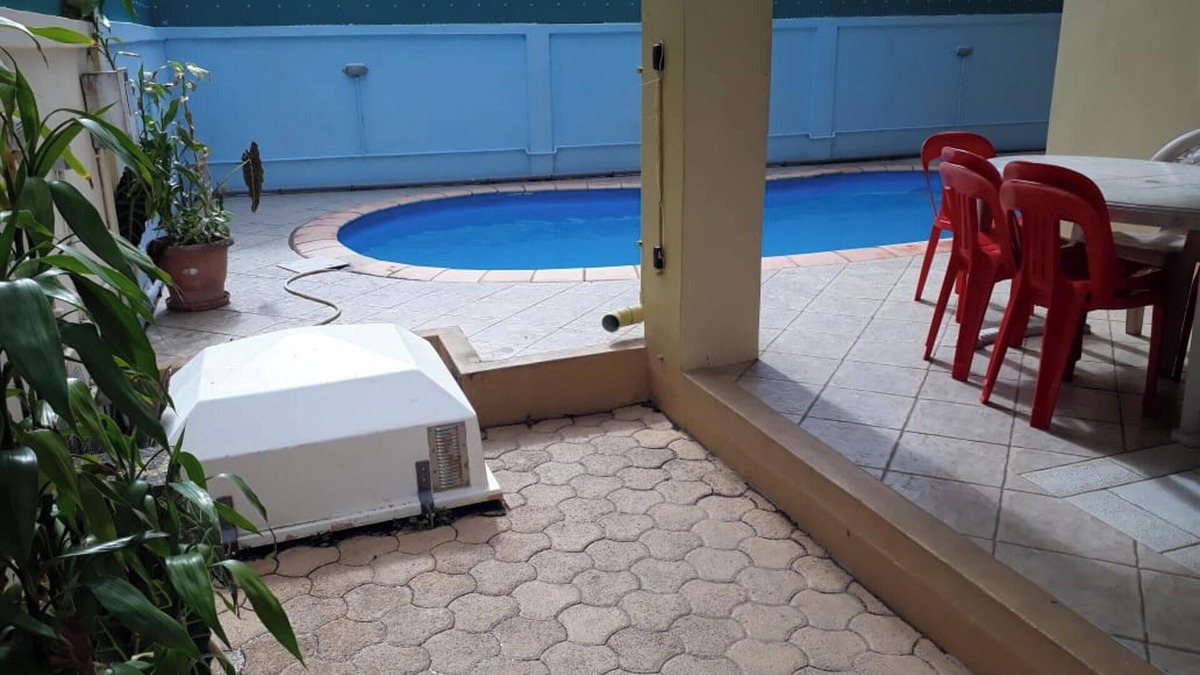Pereybere Villa | Homerez - Sunny villa in Pereybere with private pool