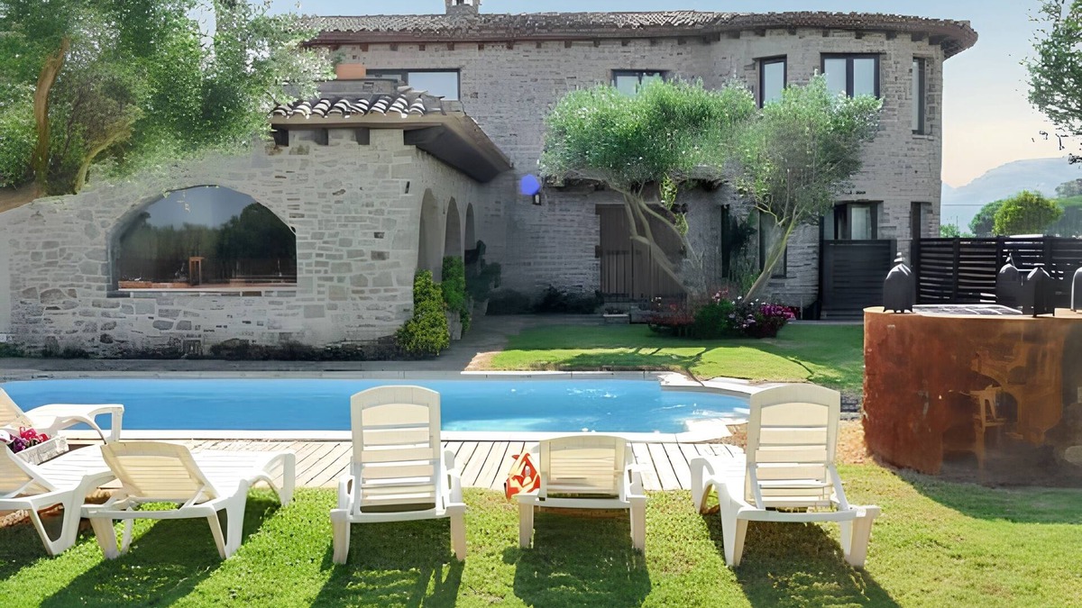 Torroella de Montgri Villa | Homerez - Villa in Torroella de Montgrí