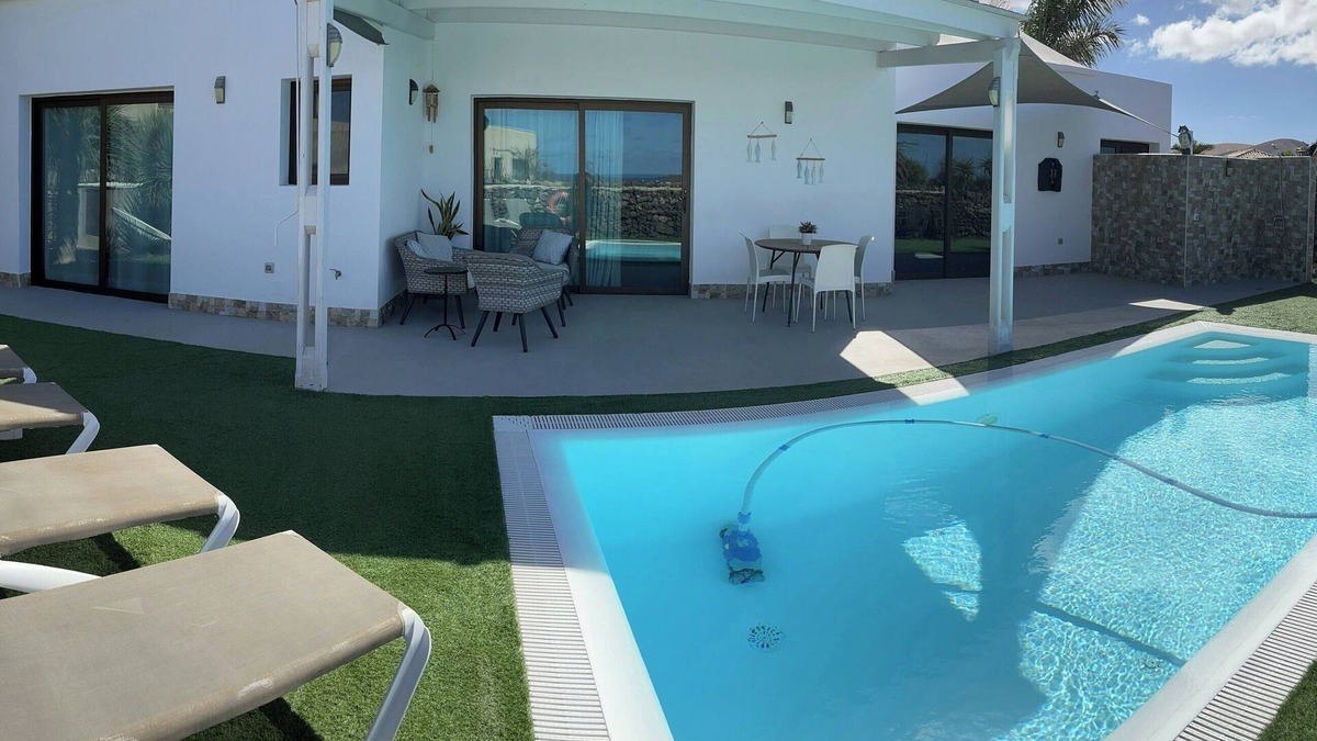 La Oliva Villa | Homerez - Villa El Roque with pool
