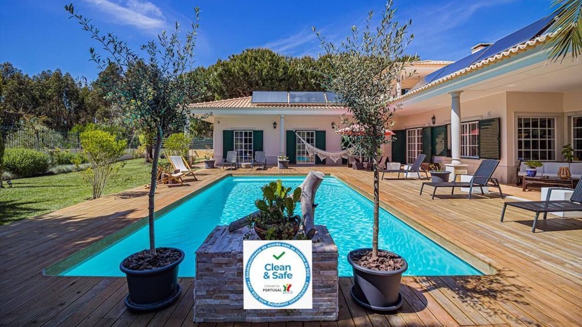 Fornos Villa | Homerez - Villa for 15 ppl. with swimming-pool, garden and terrace at Sesimbra
