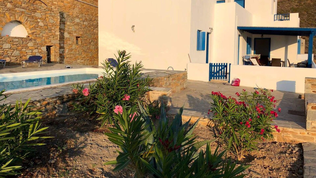 Kithnos Villa | Homerez - Villa for 8 ppl. with swimming-pool, sea view and balcony at Trivlaka