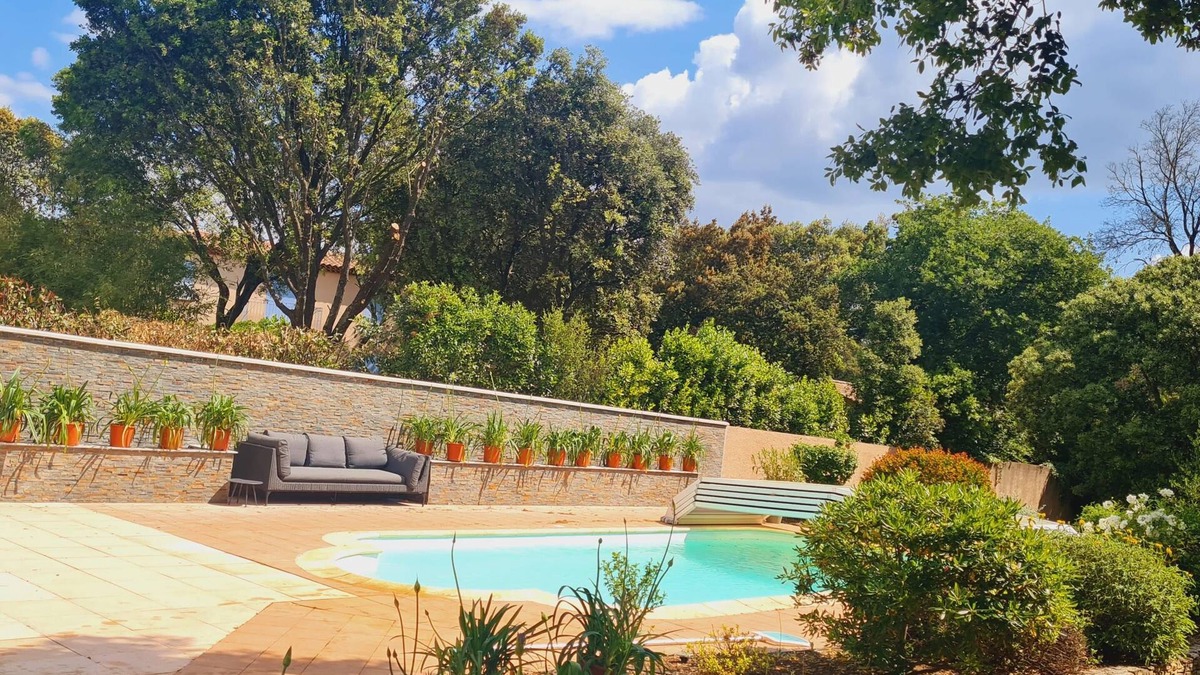 Saint-Siffret Villa | Homerez - Villa in Saint-Siffret