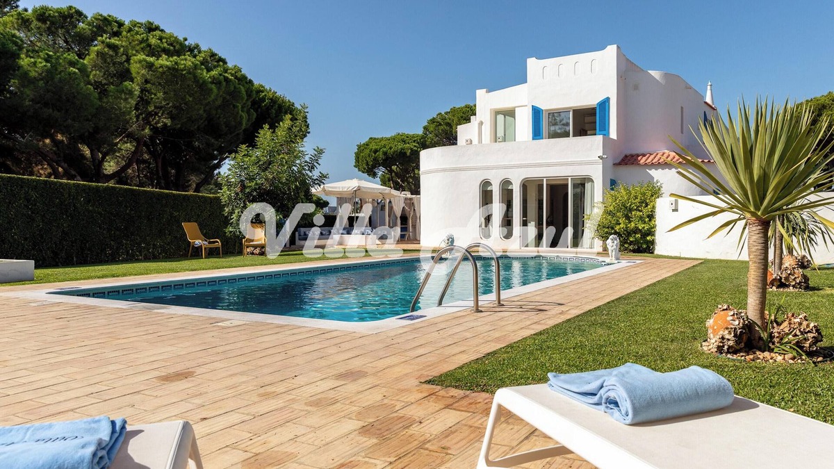 Quarteira Villa | Homerez - Villa with pool in Quarteira