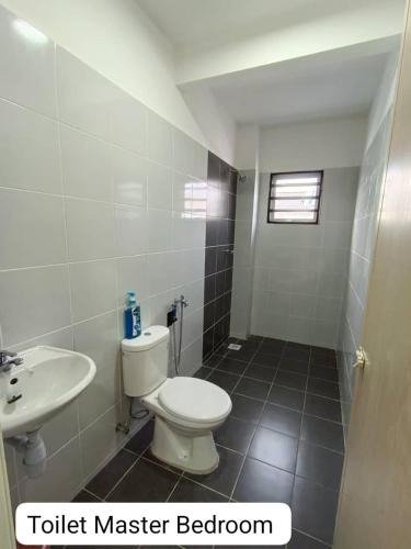 Perak Tengah District House | Homestay AinulZahra