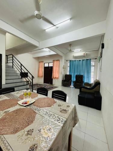 Kampung Behor Gandin Apartment | Homestay Giant Kangar