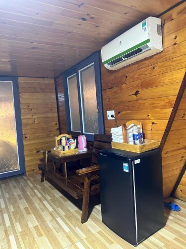 Krong Ana Hotel | Homestay Hồ Sen