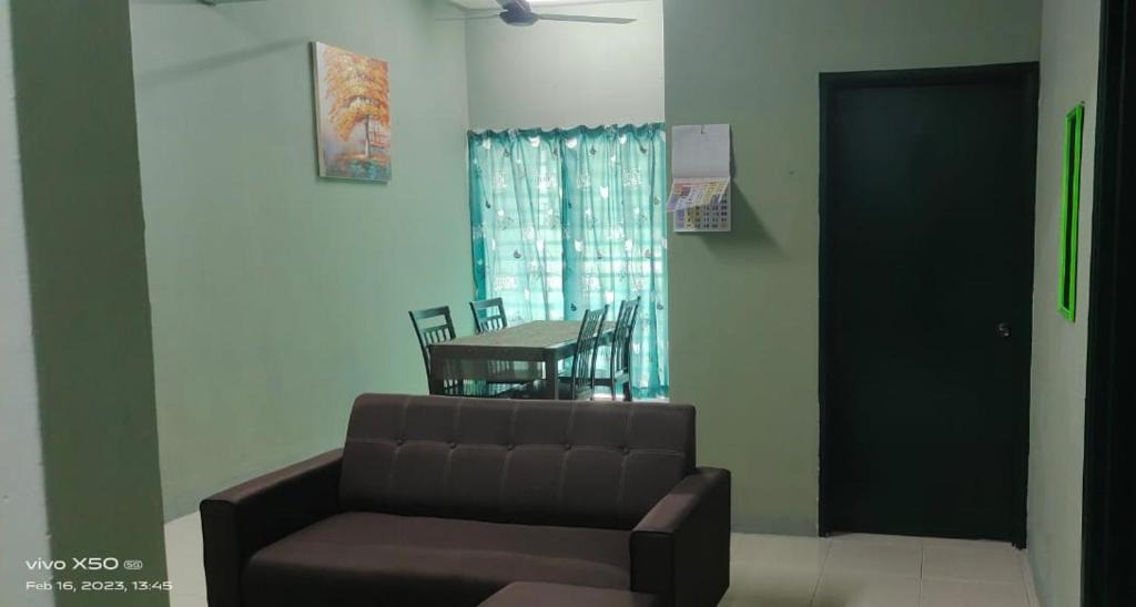 Kampung Tebing Rabak Apartment | Homestay Lumut Perak