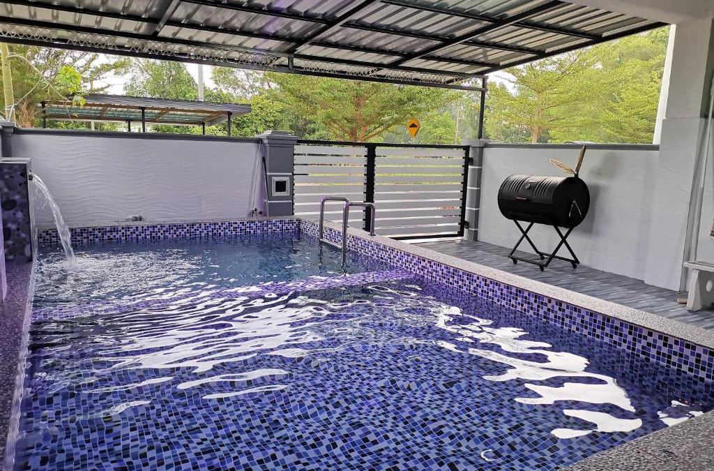 Sungai Baru Tengah House | Homestay MdmMai Private Pool