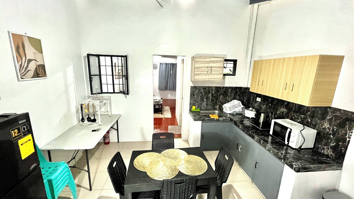 Dasmarinas House | Homestay @ Tierra Vista near SM Dasma w/Netflix & Wifi