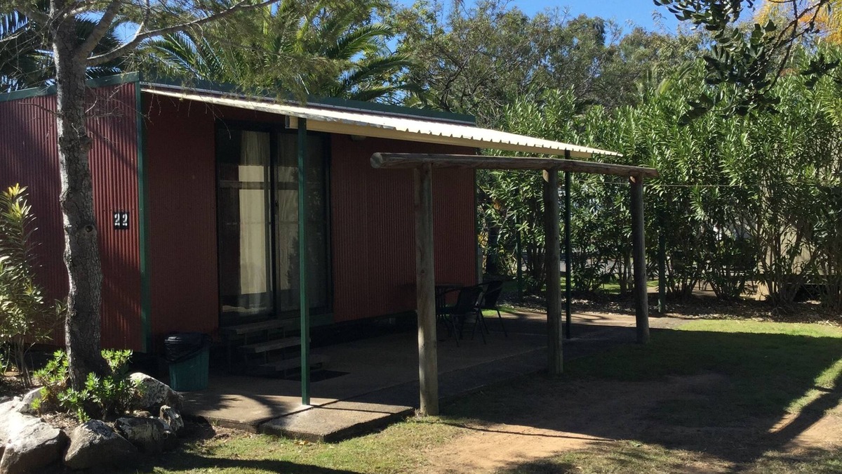 Nanango Cabin | Homestead Caravan Park
