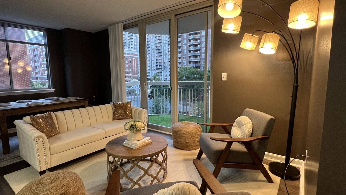 Ballston Apartment | Homestead Charm Arlington King bd