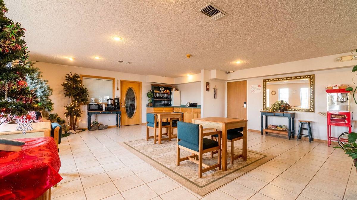 Texhoma Hotel | HomeTown Inn By OYO Texhoma, OK