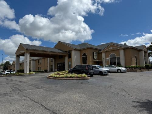 Olive Branch Hotel | Hometown Place