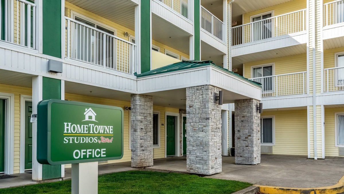 Springfield Hotel | HomeTowne Studios By Red Roof Eugene - Springfield