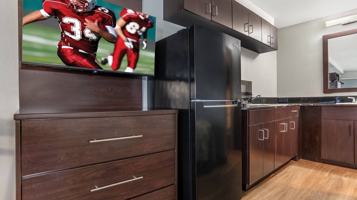 Montgomery Hotel | HomeTowne Studios by Red Roof Montgomery - Midtown