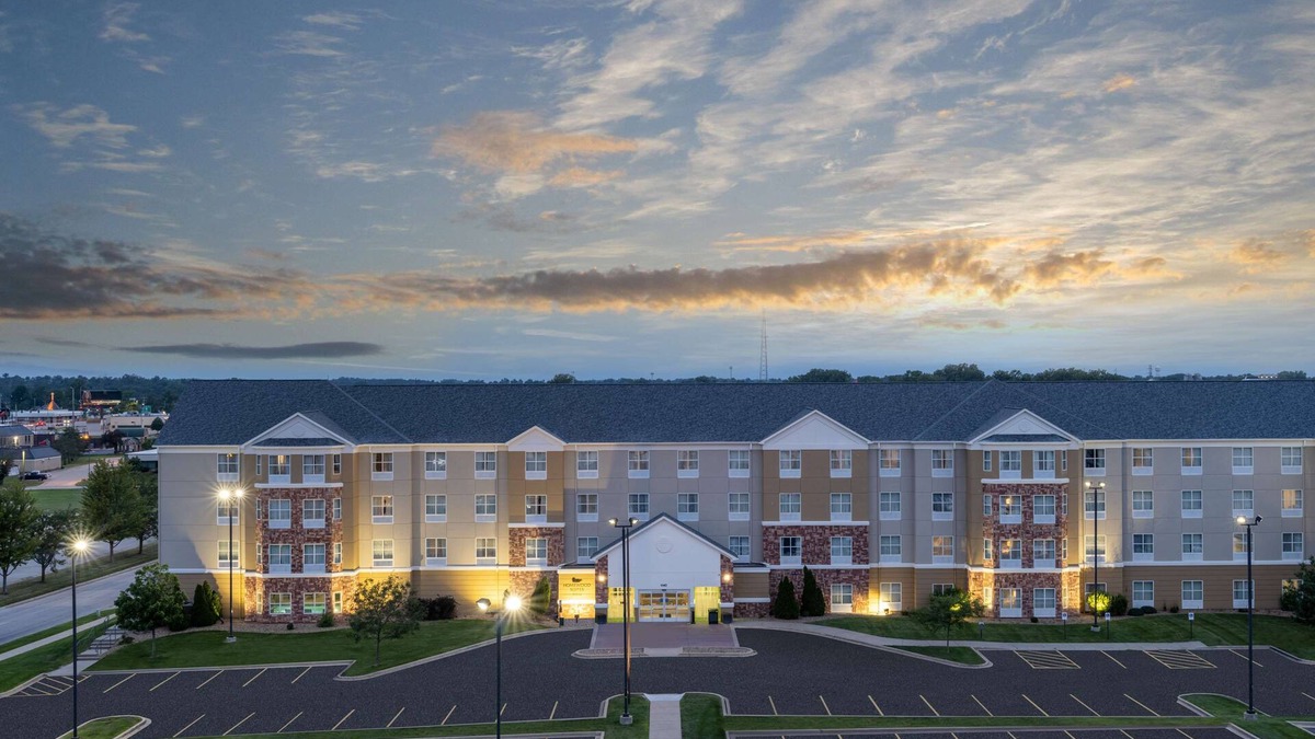 Cedar Rapids Hotel | Homewood Suites by Hilton Cedar Rapids-North