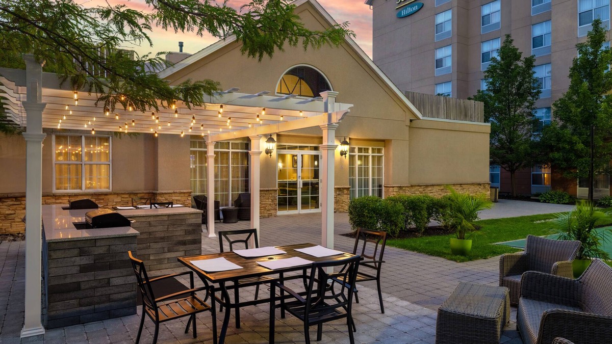 Cambridge Hotel | Homewood Suites by Hilton Cambridge Waterloo Ontario