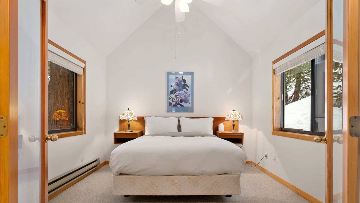 Tahoe National Forest Cabin | Homey Mountain Cabin Retreat, Near Donner Lake