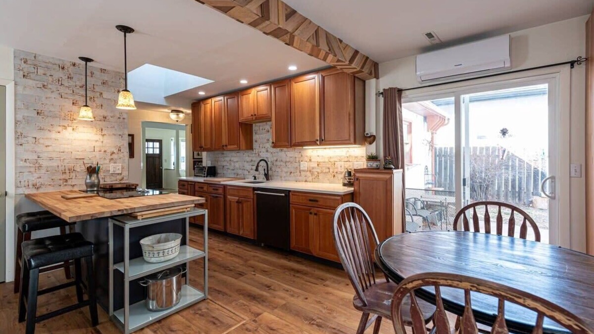 Lafayette House | Homey Retreat in Historic Old Town Lafayette