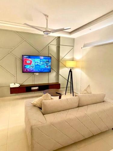 Lahore Apartment | Homey Stays - Luxe Studio Apartment