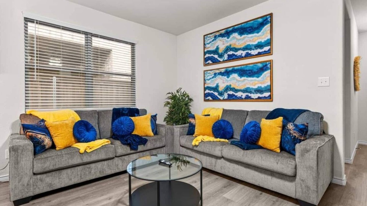 Lincoln Park House | Homify360 - The Escape | One level home long stays