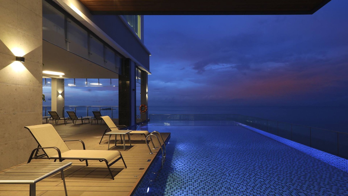 Tanjung Bungah Hotel | Hompton by the Beach Penang