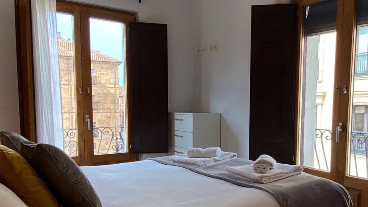 Centro Apartment | HomyAT POETA IGLESIAS | 2 |