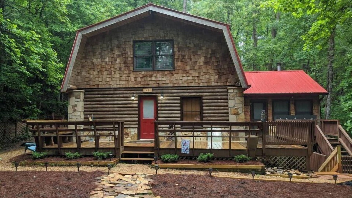 Helen House | Honey Bear Hideaway spacious private intown pets