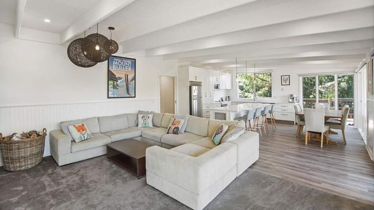 Goughs Bay House | Honey Bee Lodge - Family friendly