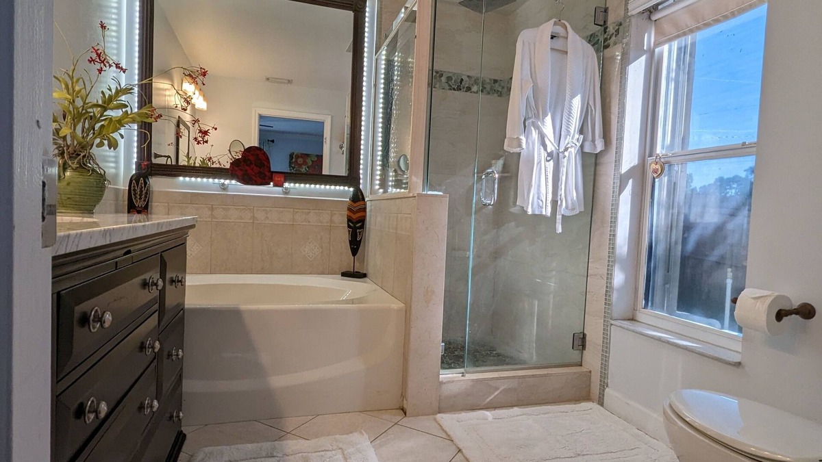 Port Saint Lucie Apartment | Honey - Room Cozy & Private Parking & Wi-Fi Free