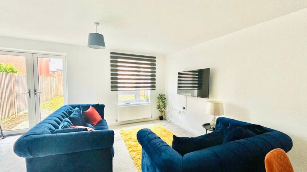Willesborough House | Honeybee Haven Retreat - 3 Bed House