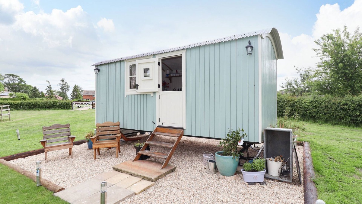 Woodhall Spa House | Honeybee Lodge
