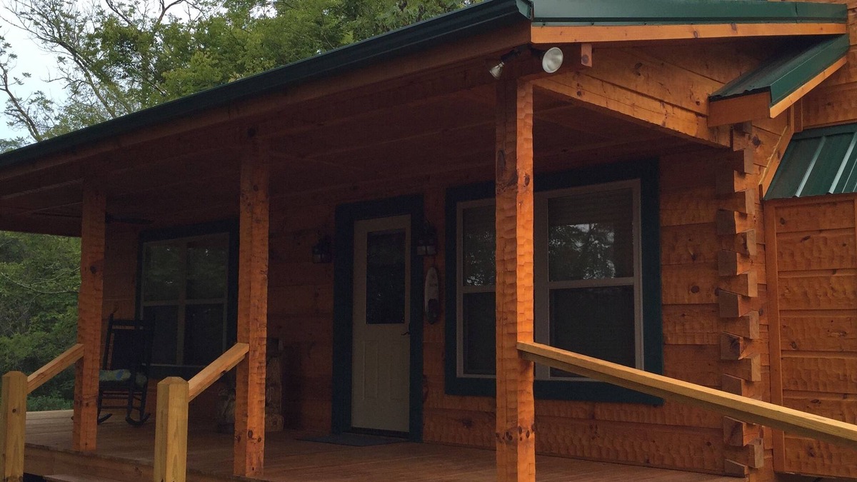 Sevierville Cabin | Honeymoon/couples Retreat - Private Custom Built Log Cabin - Wi-fi